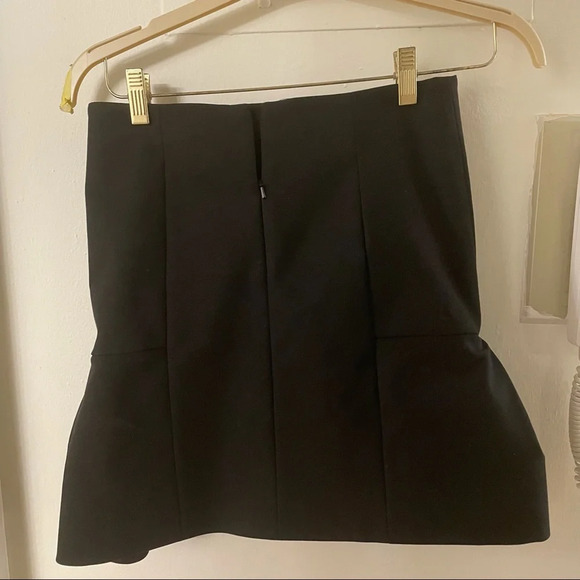 NWT Alexis Rouched Structured Mini Skirt in Black Size Small - Picture 3 of 4